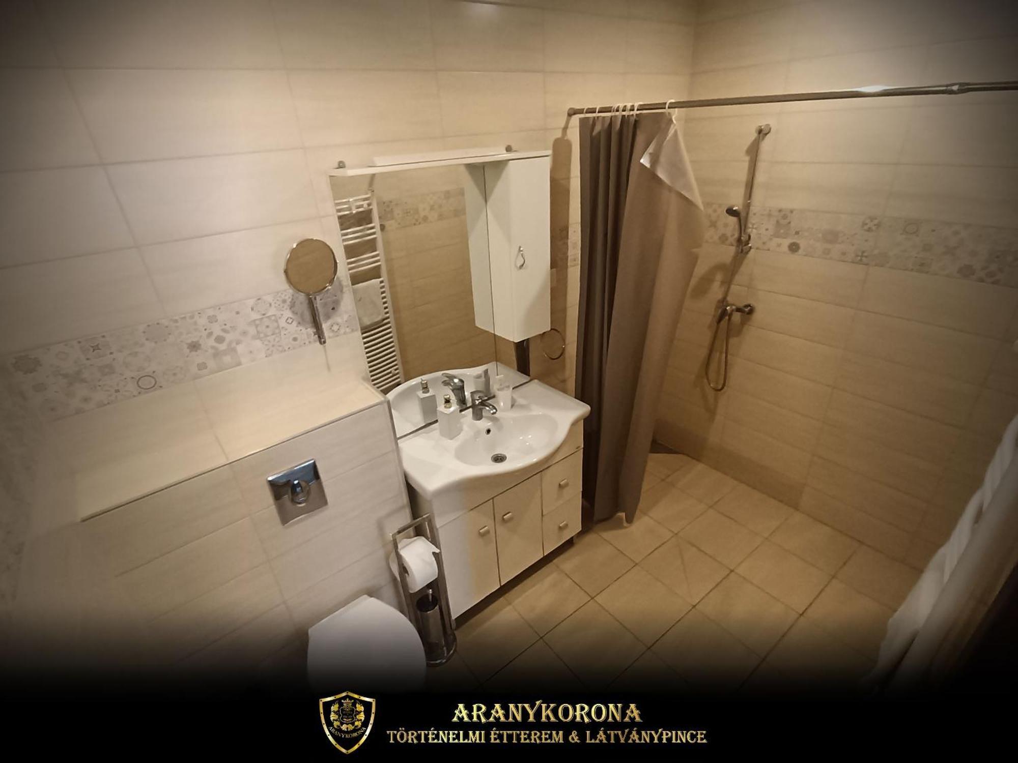 Aranykorona Apartmanhaz 米什科尔茨 外观 照片
